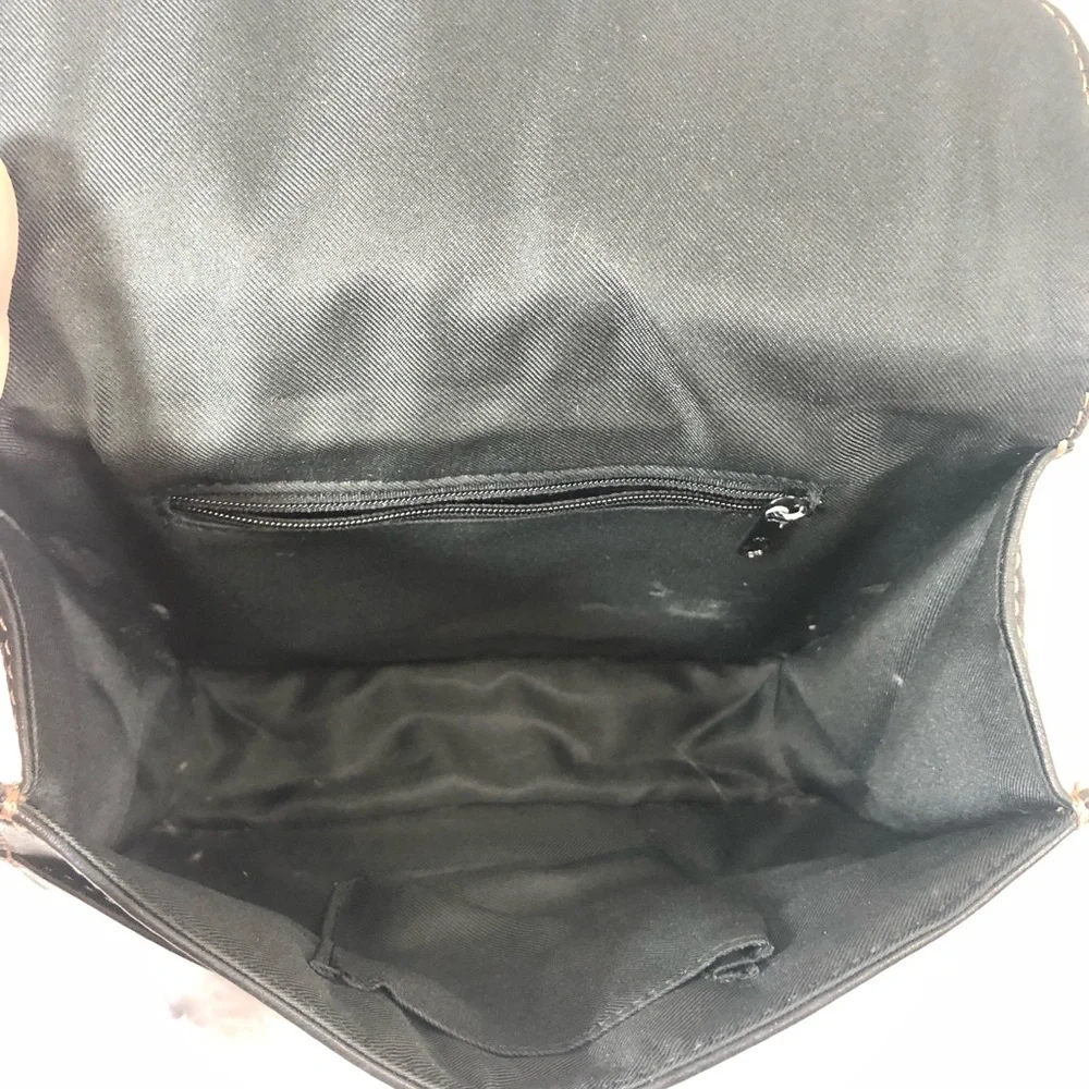 Fossil Vintage Leather Crossbody Shoulder Bag. Black pockets Zip Snap close